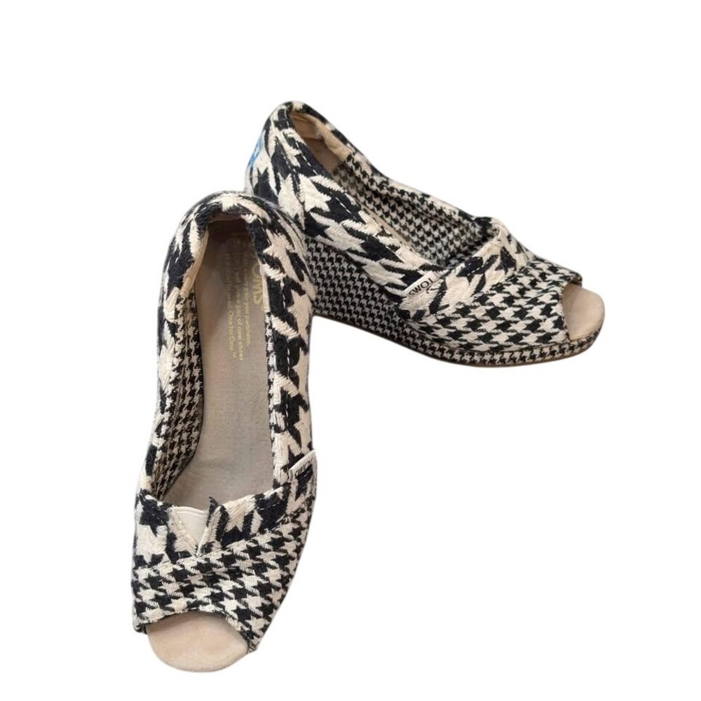 TOMS~Scottish Houndstooth PeepToe Wedge~Black & White Houndstooth Pattern~Size 6